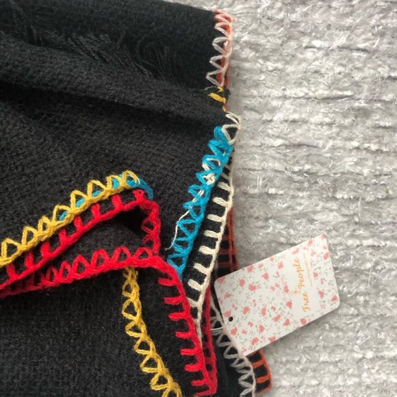 NWT FREE PEOPLE COMMON blanket THREAD STITCH SCARF - Picture 4 of 5